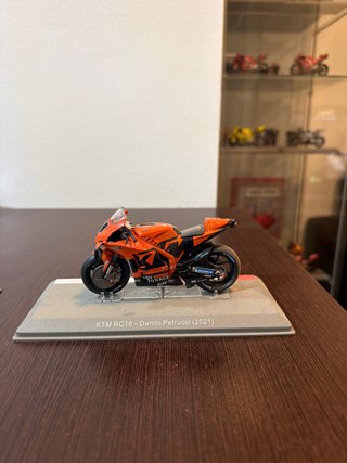 Maqueta Moto KTM RC16 - Danilo Petrucci (2021)