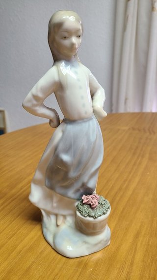 Figura de Porcelana Vintage Mujer con Flores