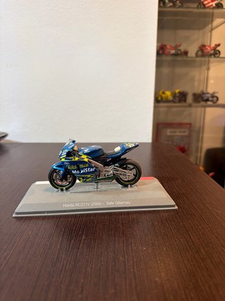 Maqueta Moto Honda RC211V (2004) Sete Gibernau