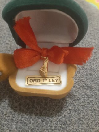 Colgante Mano de la Suerte de Oro
