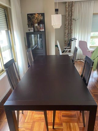 Mesa de Comedor extensible y 4 Sillas Color Wengué