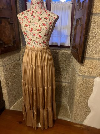Falda larga beige