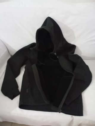 Sudadera Negra con Capucha