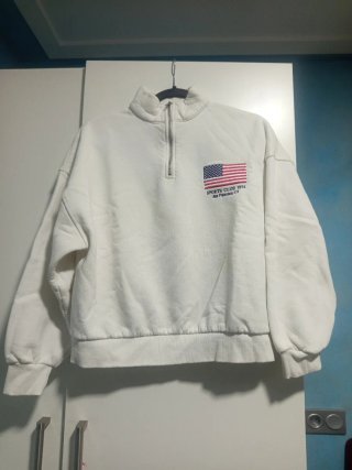 Sudadera Blanca Stradivarius talla S y Cremallera