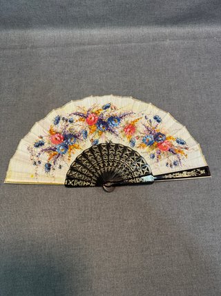 Abanico con estampado floral