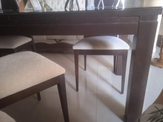 Mesa de Comedor y 6 Sillas de Madera