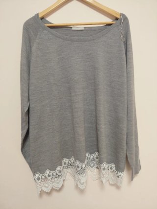 Jersey gris con detalle de encaje