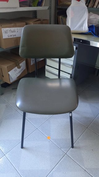 Silla Vintage Gris con Estructura Metálica