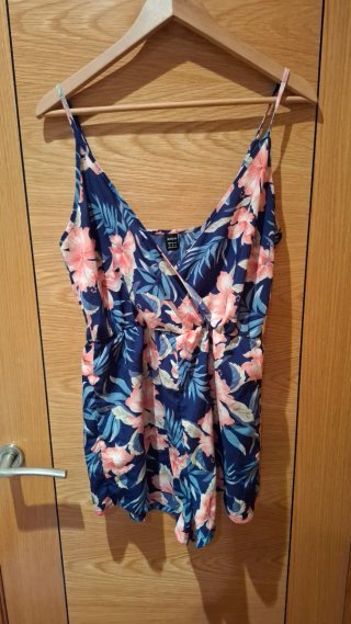 Mono corto de flores Shein