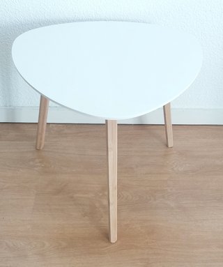 Mesa de salón triangular Jysk