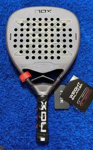 Pala de Pádel Nox AT10 Genius 18K Attack 2027