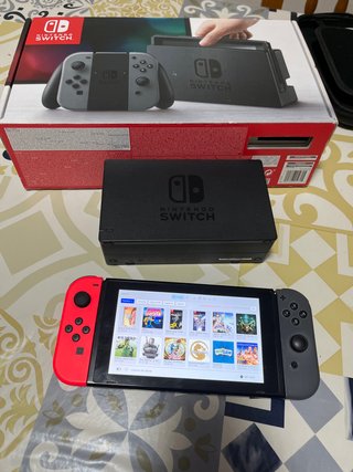 Nintendo Switch con Joy-Con Rojo y Gris