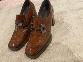 Zapatos Pitillos Marrones de Tacón