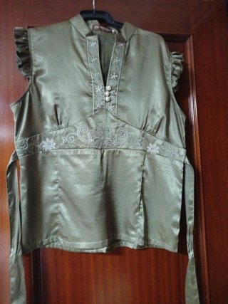 Camisa de Mujer Verde oliva. Talla M