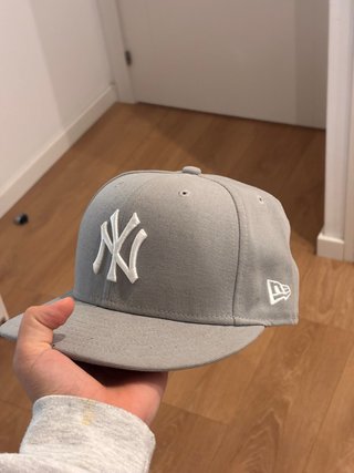Gorra New Era Gris