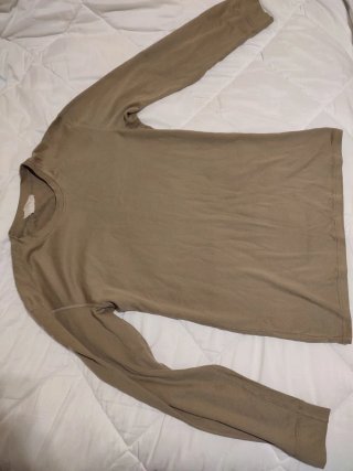 Camiseta y pantalones térmicos, color beige