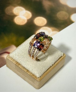 Anillo de Lujo con Cristales Multicolor