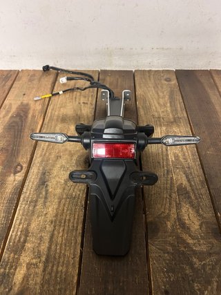 Portamatrículas Yamaha R7