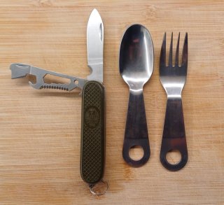 Set de Cubiertos y Navaja Ejército Español