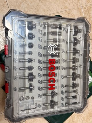 Set de 30 Brocas Fresadoras Bosch (vástago 8 mm).