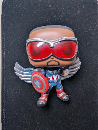 Funko Pop Capitán América Sam Wilson · Nuevo