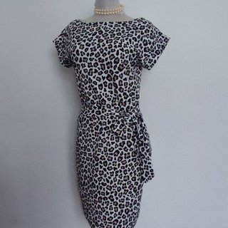 Vestido midi estampado leopardo. Pescara. Talla M