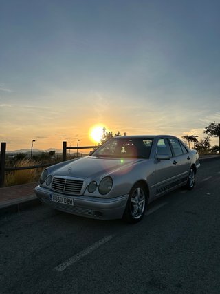 Mercedes-Benz Clase E AVANTGARDE