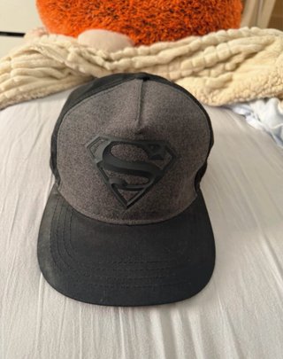 Gorra Superman Negra y Gris