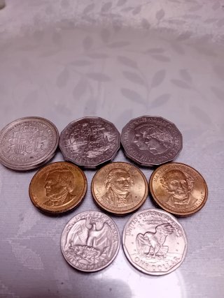 Lote de 8 Monedas Internacionales