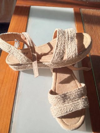 Sandalias de esparto con cuña