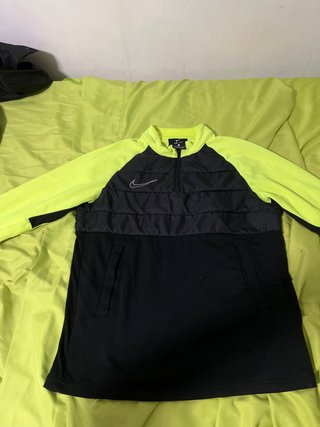 Sudadera Nike Negra y Amarilla