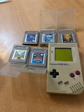 Consola Nintendo Game Boy y 5 Juegos
