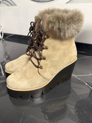 Botines Beige con Plataforma y Pelo