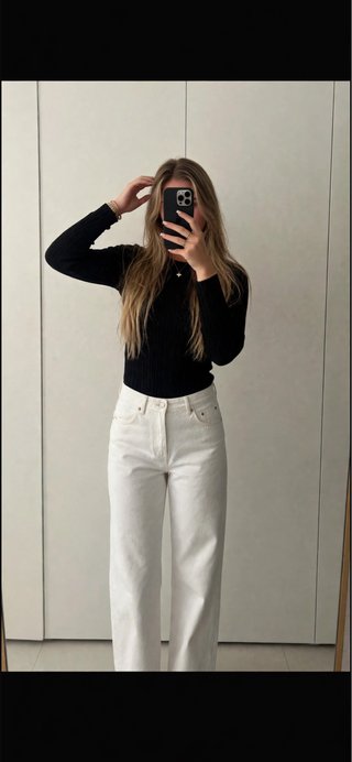 Crop top negro de manga larga