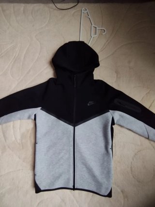 Sudadera Nike Tech Fleece Negra y Gris