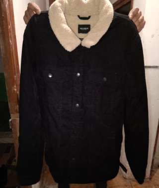 Chaqueta Pull&Bear Negra con Borrego
