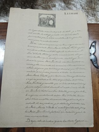 Manuscrito antiguo con sello oficial Alfonso XIII