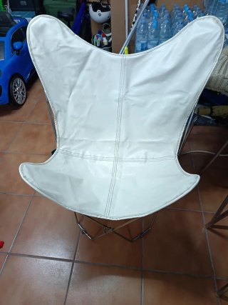 Silla de diseño tipo mariposa