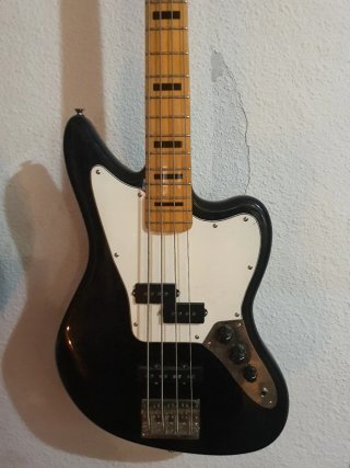 Bajo Eléctrico Fender Modern Player Jaguar "PJ"