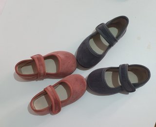 2 Pares de Zapatos de Bebé Talla 21