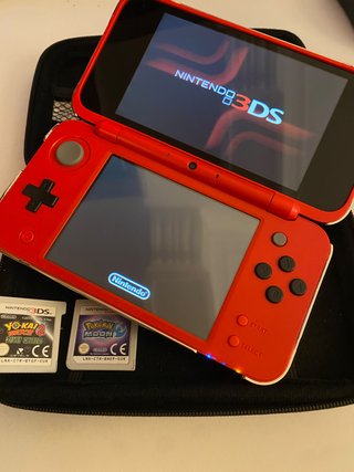 New Nintendo 2DS XL Poké Ball Edition