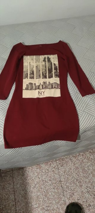 Vestido de verano rojo con estampado