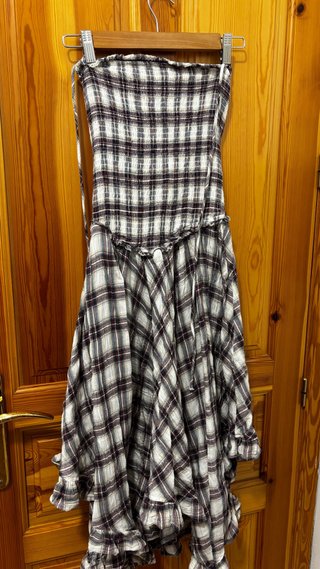 Vestido de cuadros con volantes