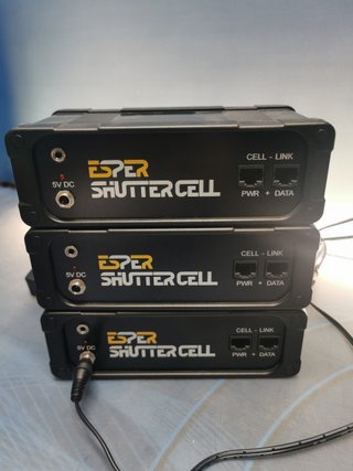 3 unidades esper shutter cell, 16 salidas, 5v. solo 1 cargador