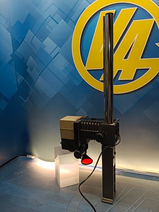 ampliadora durst b30, sin soporte o mesa de madera, funcionando