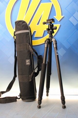 Trípode fotográfico Triopo G-1027.