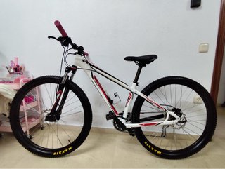Bicicleta de Montaña Blanca Rin 29