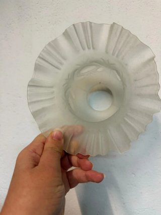 Tulipano di vetro con bordo ondulato