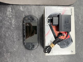 Consola Sony PSP E1004 Negra