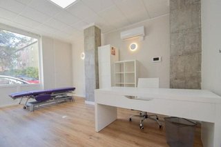 Local comercial en venta en Cervantes en Granada